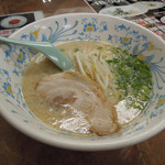 博多 龍龍軒 - ラーメン500円