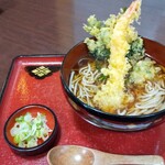 駅前芭蕉館 - 天ぷらの大きな、おそば。これで@850円とお手頃！