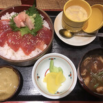 満天酒場 - 料理写真:日替わり (魚) 定食：手こね寿司(鮪)と茶碗蒸し