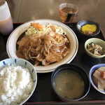 大衆料理 とむら - 料理写真:生姜焼き定食 970円