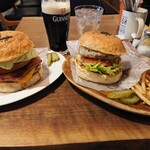 Jack37Burger - 左:ﾍﾞｰｺﾝﾁｰｽﾞﾊﾞｰｶﾞｰ(standard style)右:ﾊﾞﾘﾈｽﾍﾞｯﾊﾟｰｼﾞｬｯｸﾁｰｽﾞﾊﾞｰｶﾞｰ(Balenese style)