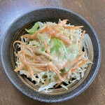 ドバン - サラダ。ゴマドレたっぷり
