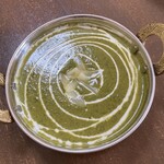 ドバン - ほうれん草チーズカレー上から。クリーミー