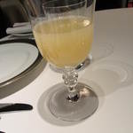 銀座 レカン - 妻はいつものグレープジュース。