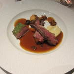 銀座 レカン - 丹波の仔猪のバリｴ。グリーンペッパーソース。根セロリのムースを添えて。