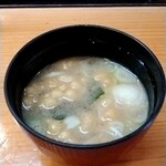 寿しふく - 揚げ玉、ネギ、ワカメの味噌汁