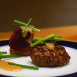 日本料理 幸庵 - 鹿つくねと鹿ロース肉の炙り 胡麻だれ仕立てアップ