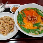 龍盛菜館 - 特別限定セット（台湾豚骨ラーメンと半チャーハン）920円税込