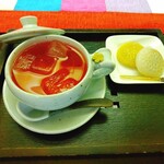 韓流茶房 - 五味子茶と五方餅