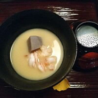 馳走なかむら - お椀
                    海老芋と車海老の白みそ仕立て