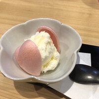 御料理あきやま - もなかアイス 御料理あきやま - もなかアイス