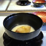 日本料理 TOBIUME - ◆始まり　「冬の始まり」・・「海老芋」の白味噌仕立て