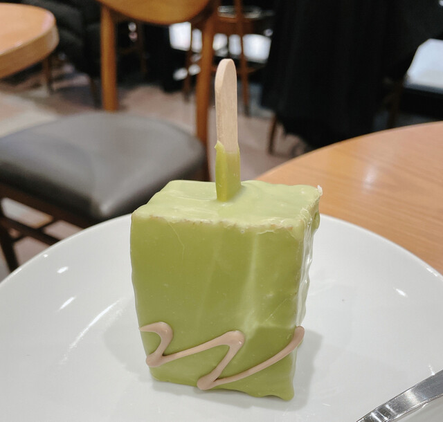 Starbucks Coffee Bia Maru Apita Konan Nishi Ten photo 3