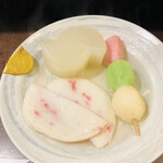 おかめ - 大根、紅生姜天、３色団子