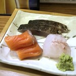 博多 魚助 - ◆お刺身3種（サーモン・鰆、？））・・鰆が美味しい。