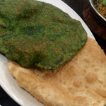 ダバ インディア - プーリ＝全粒粉の揚げパン　360円（2012/12/22）