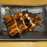 八べえ - 一色青うなぎの地焼き蒲焼き