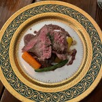 ヨナサルウテ - メインにもってきたお肉料理。