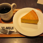 MUJI - 珈琲とかぼちゃのチーズケーキ 
