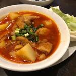 ペコ - ミャンマーチキンカレー（チェッターヒン）