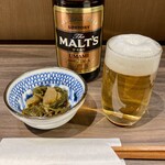 大和屋 - お通しと瓶ビール。