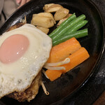 レストラン東郷 - レギュラーハンバーグ880円+目玉焼き
