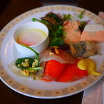 インペリアルバイキング サール - サーモンとタイ？のカルパッチョ。とってもおいしかった！