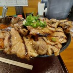 炭火焼き豚丼専門店 豚小家 - どうよ、これがマウントン！