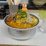 勝新亀ふじ - らー麺(亀ふじ系)（味噌）　麺中盛り　コーン、バタートッピング