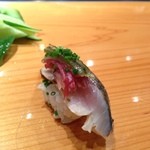 〆鯖 茗荷・羅臼昆布載せ