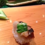 天寿し - 栄螺炙り オクラ載せ