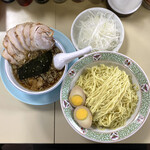 Kanakin Tei Hompo - ・肉つけ麺 930円/税込
                        ・中(1.5玉) 150円/税込
                        ・トッピング 味付け玉子 80円/税込
                        ・トッピング しらがネギ 100円/税込