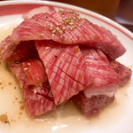 Yakiniku Horumon Sansuien - カルロスランチのお肉