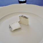 フロマージュリー・ヒサダ - 食後に少し切る
