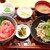 マキバ スタイル - 若鶏生姜焼き丼と漬けマグロ丼