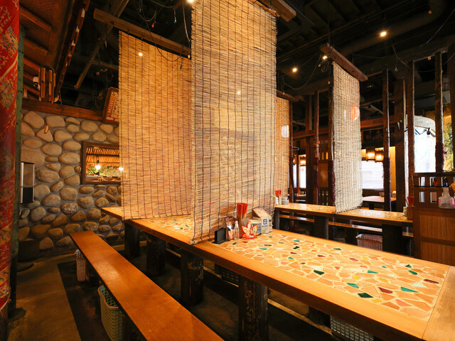 座席 : ナンクルナイサ まさか家 立川店 - 立川南/居酒屋 | 食べログ