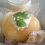 ミルスリール - 2011.7まるごと桃のカスタード