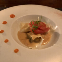TRATTORIA CREATTA - 前菜のズワイガニとマッシュルームのラビオリ