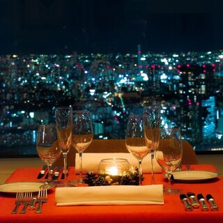 新宿野村ビル50Fから望む、幻想的な東京の夜景