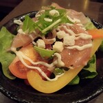 Kanoya - 生ハムと季節の彩り野菜サラダ