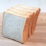 ベーカリー PALM - 料理写真:食パン