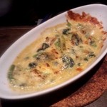 富士屋本店 ワインバー - 牡蠣のグラタン（500円）