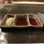 Nikushou Nakata - 右から「醤油」「ポン酢（野菜用）」(塩」