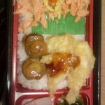 Hotto Motto - ～塩麹焼き鮭～鮭いくら弁当　もっと鮭が多いと良いですね。