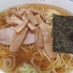 Chuuka Menkui - スープの色は薄いが味はしっかり