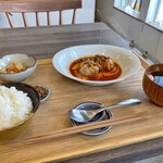 カフェカモット - 煮込みハンバーグ(ドリンク付き)1,000円