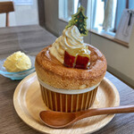 カフェカモット - 安納芋のスフレケーキ660円と別オプションのアイス50円