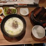 炭火焼肉・韓国料理 KollaBo - ハンチョン(韓村) ソロンタン定食