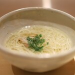 Yakitori Kyoutotachibana - 出汁が効いた絶品の麺！上品なお味なので、麺線も出して欲しい所