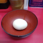 ラーメン二郎 - 生卵、殻が最強です！